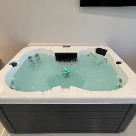 Appartement Seafront Luxury With Jacuzzi & Sauna