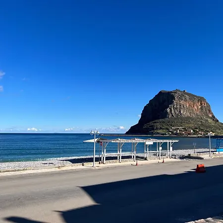 Seafront Luxury With Jacuzzi & Sauna Appartement