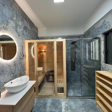 Seafront Luxury With Jacuzzi & Sauna Monemvasía