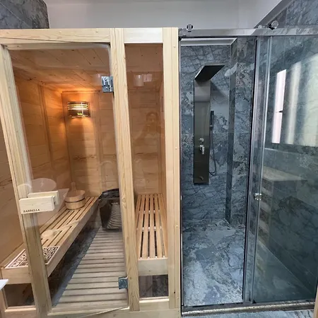 Apartment Seafront Luxury With Jacuzzi & Sauna